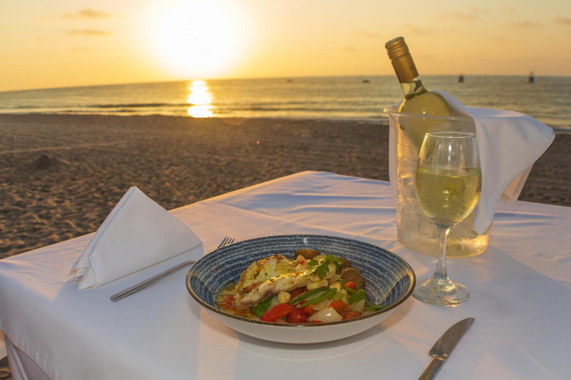 Punta Sal Suites & Bungalows Resort กาโนอาส เด ปุนตาซัล ภายนอก รูปภาพ