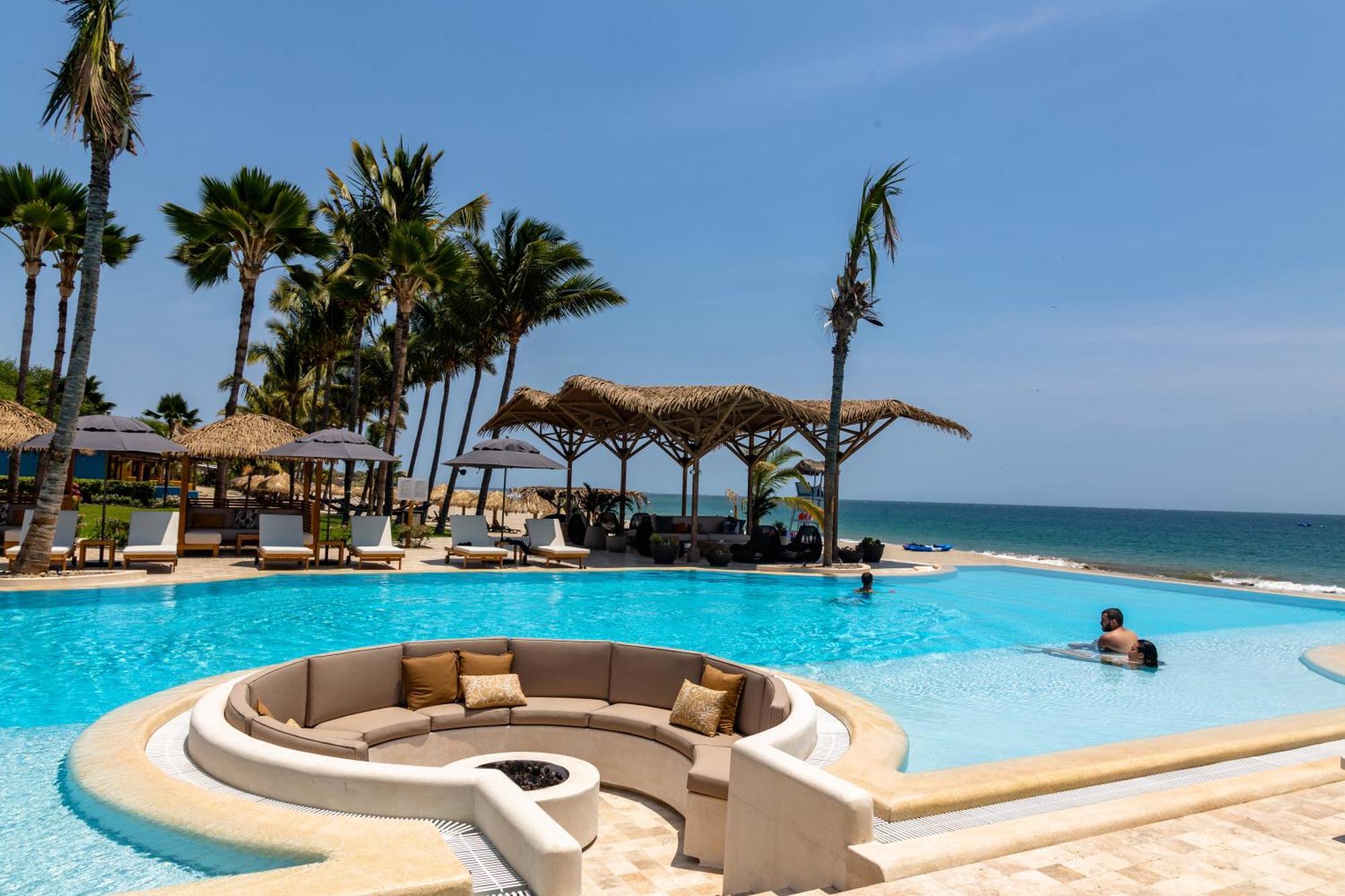 Punta Sal Suites & Bungalows Resort กาโนอาส เด ปุนตาซัล ภายนอก รูปภาพ